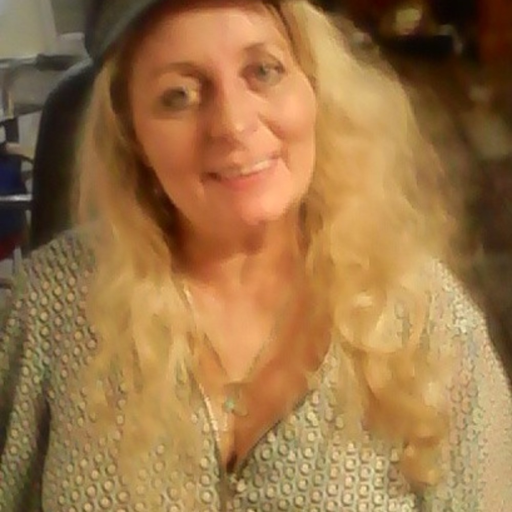 Meet your Posher, Angela